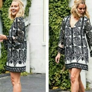 Alice + Olivia Katt black and white kaftan mini dress size S